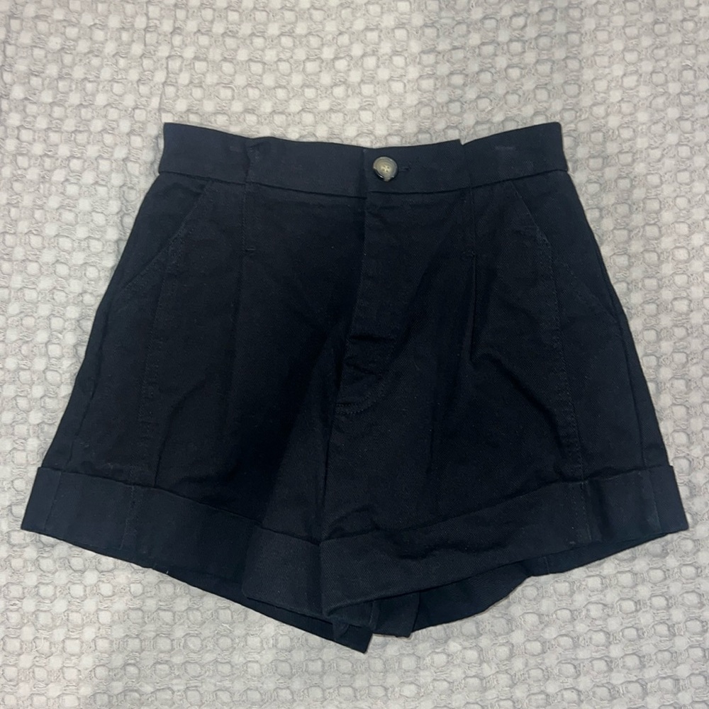 pleated short